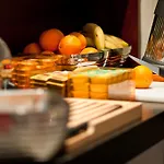 Отель Accueil Pigalle Montmartre 3*