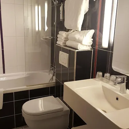 Ibis Styles Pigalle Montmartre Hotel 3*