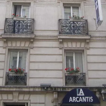 Ibis Styles Pigalle Montmartre Hotel 3*