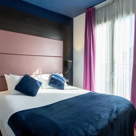 Accueil Pigalle Montmartre 3*