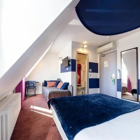 Accueil Pigalle Montmartre Hotel