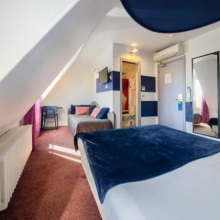 Accueil Pigalle Montmartre Hotel 3*