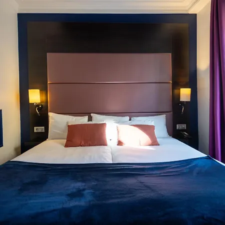 Hotel Accueil Pigalle Montmartre 3*