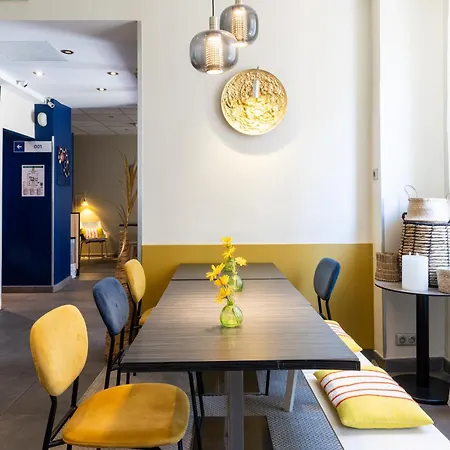 Accueil Pigalle Montmartre 3*