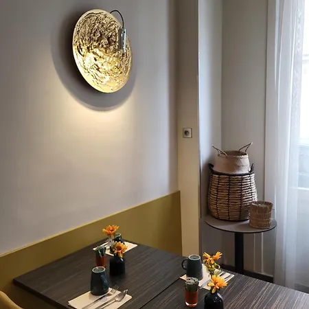 Accueil Pigalle Montmartre 3*