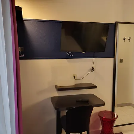 Accueil Pigalle Montmartre 3*