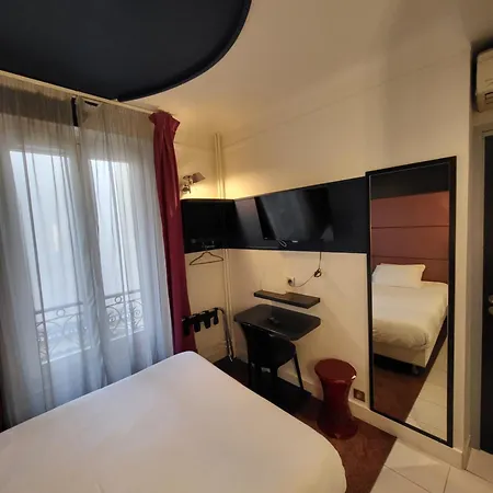 Hotel Accueil Pigalle Montmartre 3*
