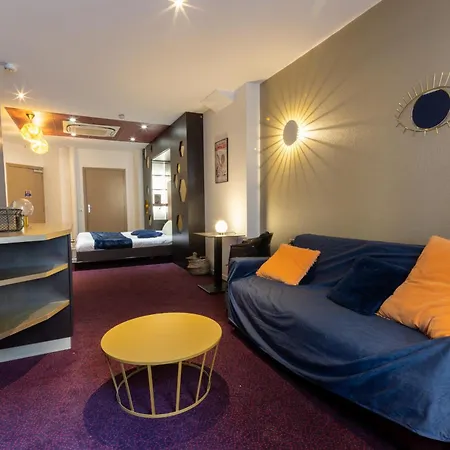 Accueil Pigalle Montmartre 3*