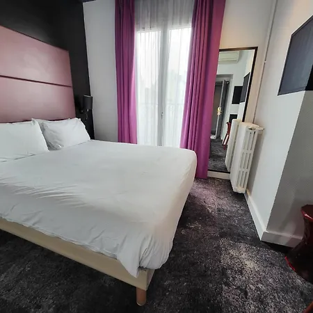 Accueil Pigalle Montmartre - Rénové Hotel París