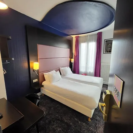 Accueil Pigalle Montmartre - Rénové Hotel