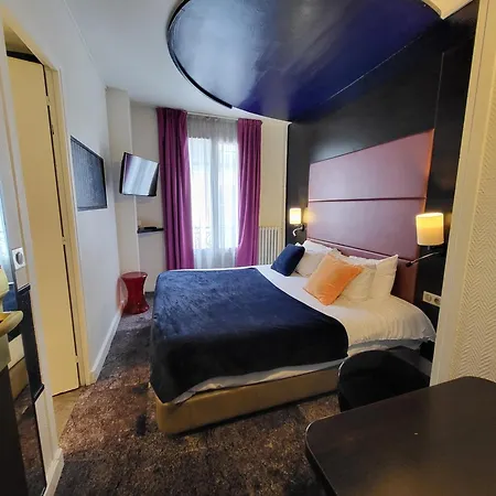 Accueil Pigalle Montmartre - Rénové