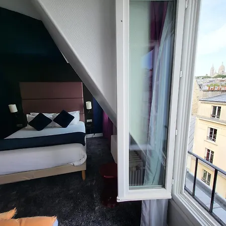 Accueil Pigalle Montmartre - Renove Otel Paris