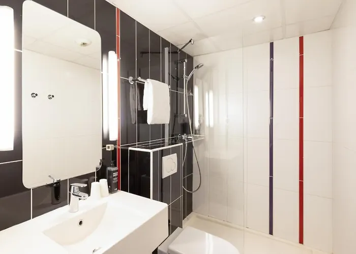 Accueil Pigalle Montmartre 3* Париж