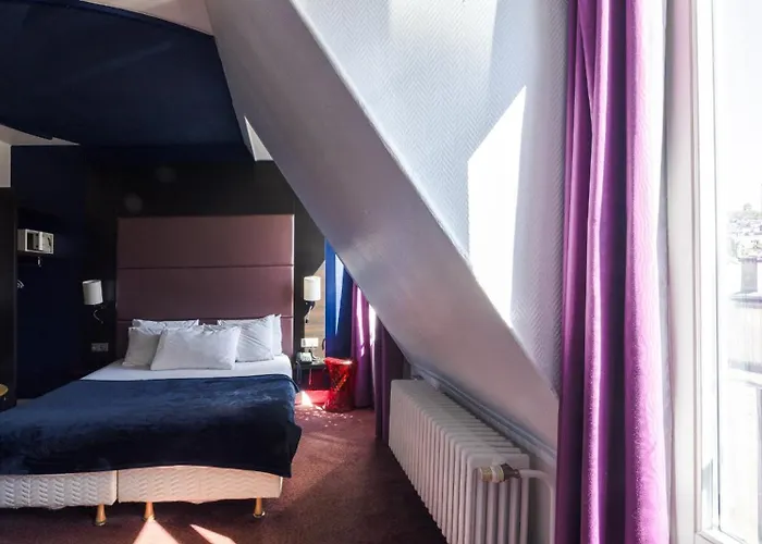 Accueil Pigalle Montmartre 3*