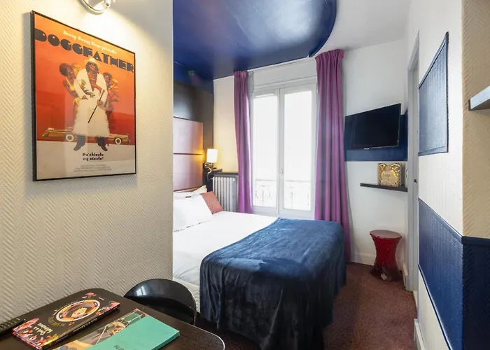 Accueil Pigalle Montmartre Париж