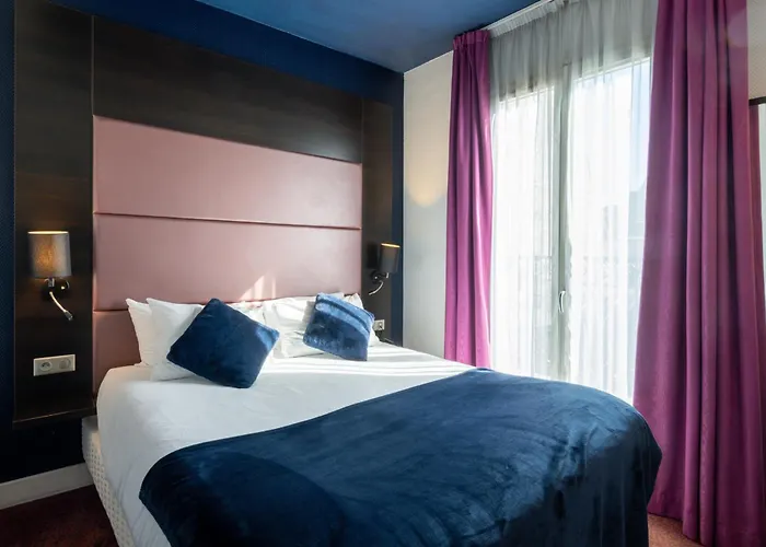 Accueil Pigalle Montmartre 3*