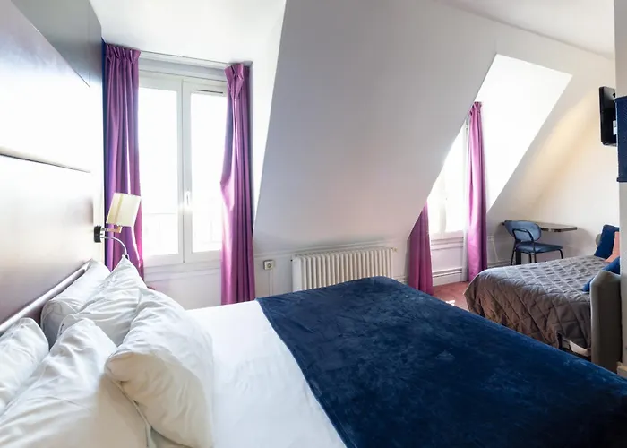 Accueil Pigalle Montmartre Париж