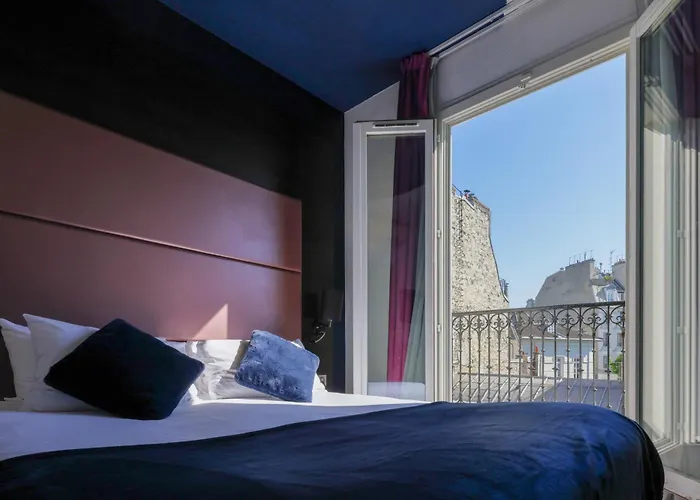 Отель Accueil Pigalle Montmartre 3*