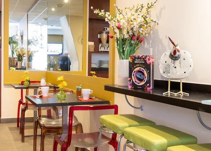 Отель Accueil Pigalle Montmartre Париж