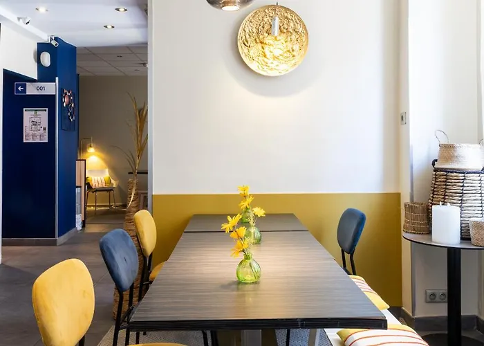 Accueil Pigalle Montmartre 3*