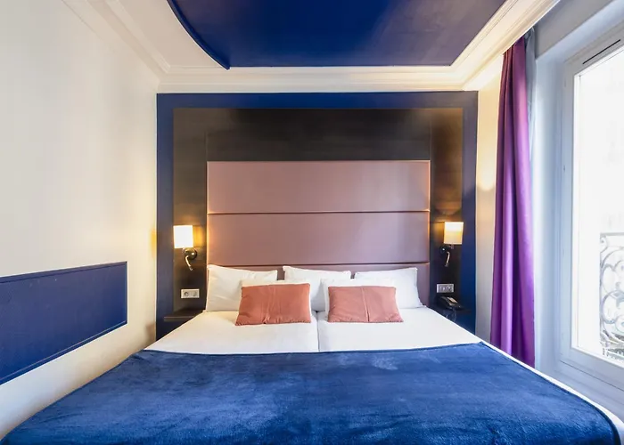 Accueil Pigalle Montmartre Париж