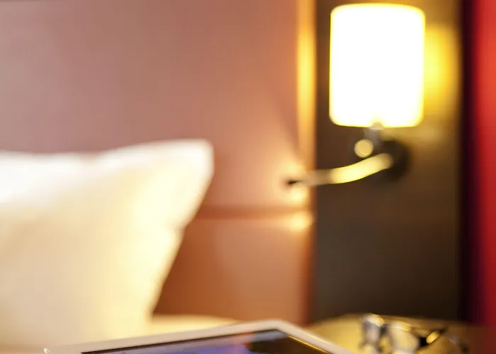 Отель Accueil Pigalle Montmartre 3*