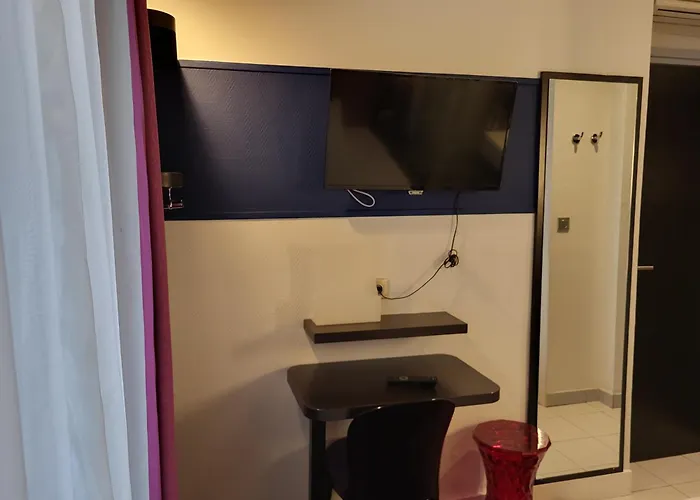 Accueil Pigalle Montmartre 3*