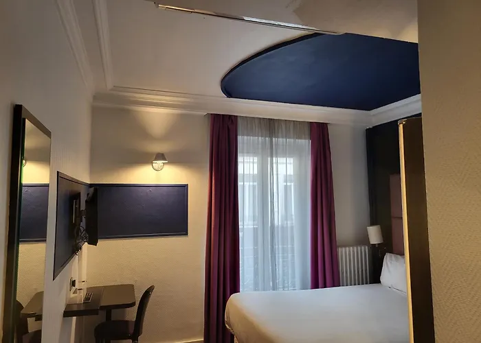 Accueil Pigalle Montmartre 3* Париж