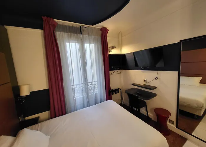 Accueil Pigalle Montmartre 3* Париж