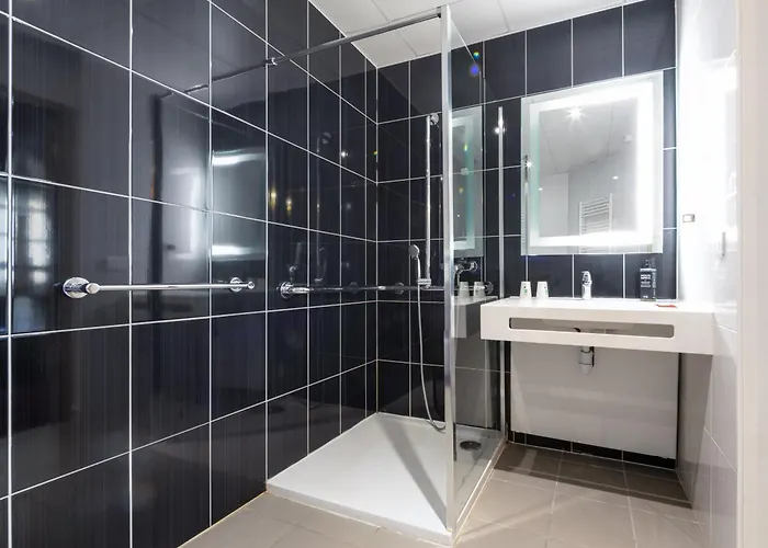 Accueil Pigalle Montmartre 3*