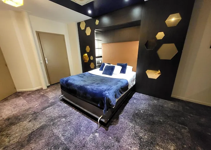 Отель Accueil Pigalle Montmartre 3*