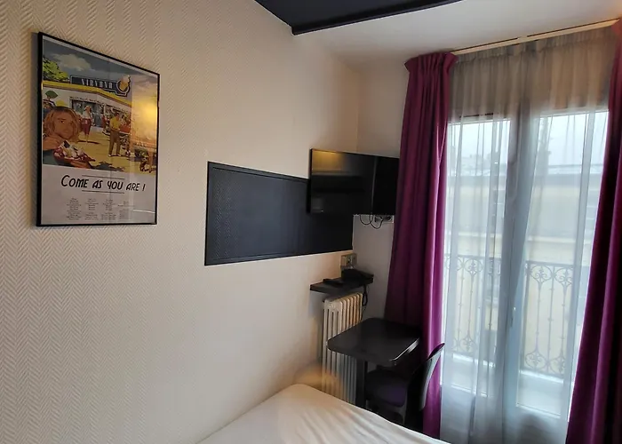 فندق Accueil Pigalle Montmartre باريس